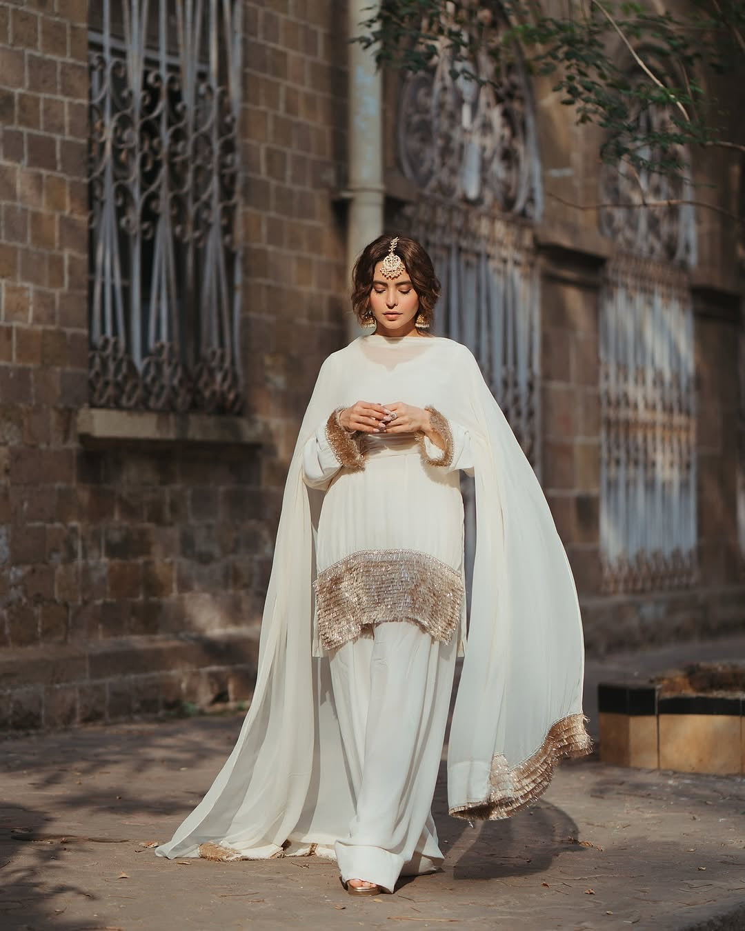 WHITE COCTAIL  Stitch